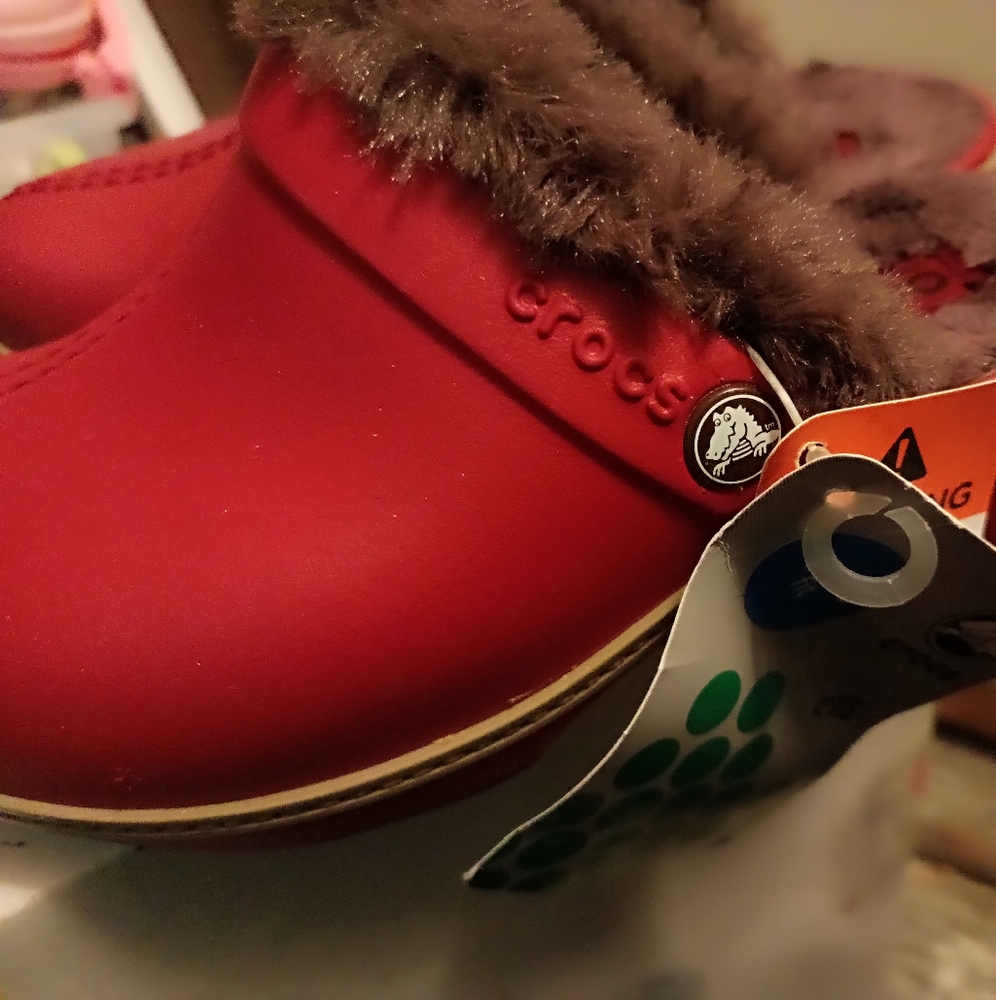 Fur lined youth girl croc clogs size 13
